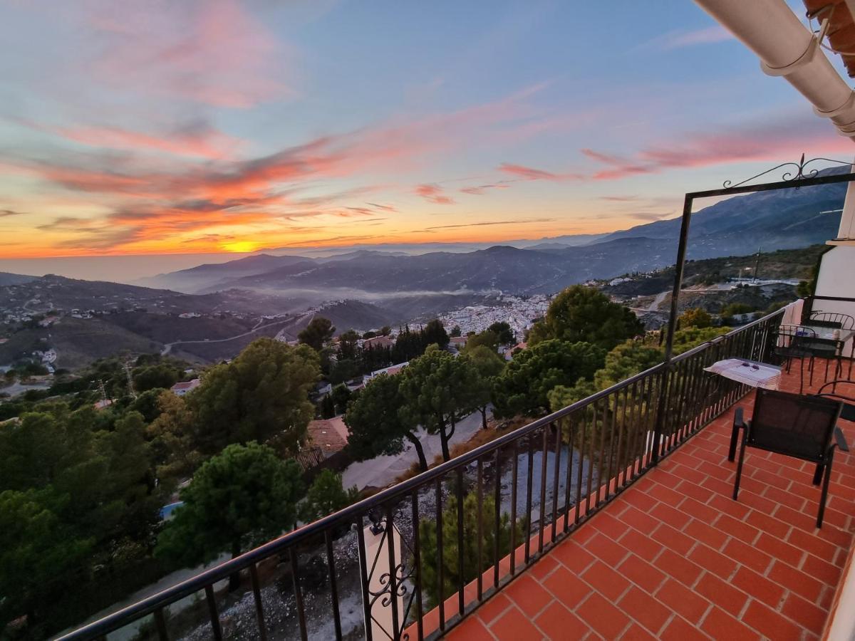 Lovely 2 Bed Apartment With Stunning Views & Pool 콤페타 외부 사진