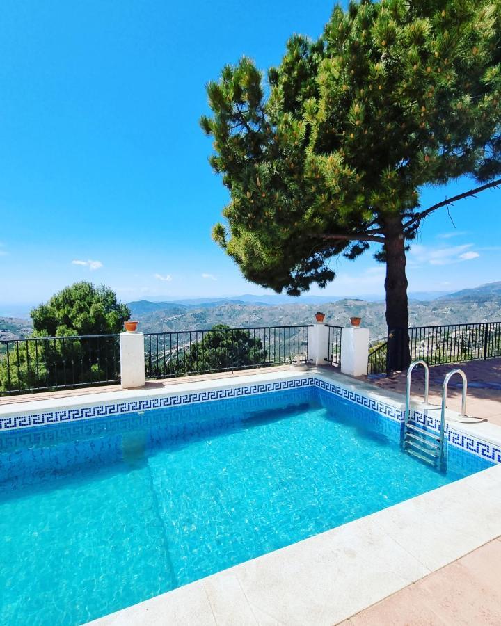 Lovely 2 Bed Apartment With Stunning Views & Pool 콤페타 외부 사진