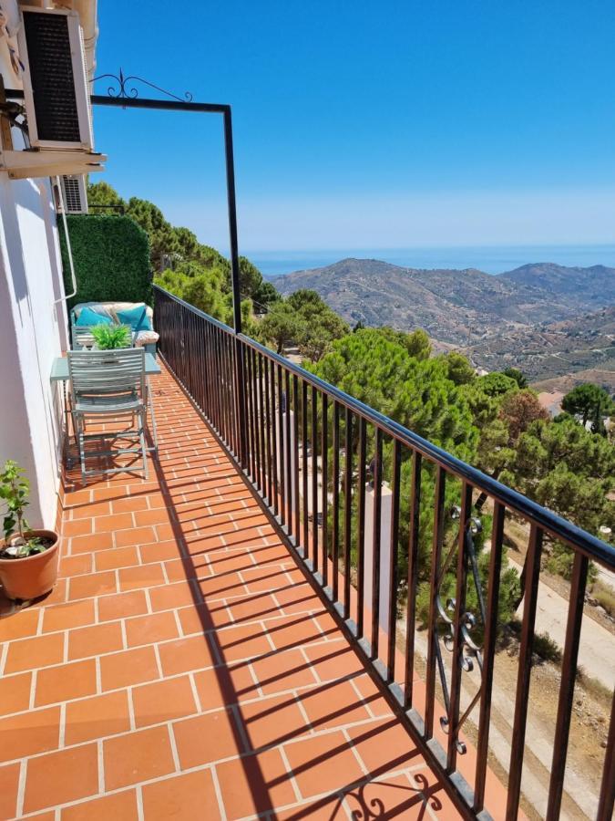 Lovely 2 Bed Apartment With Stunning Views & Pool 콤페타 외부 사진